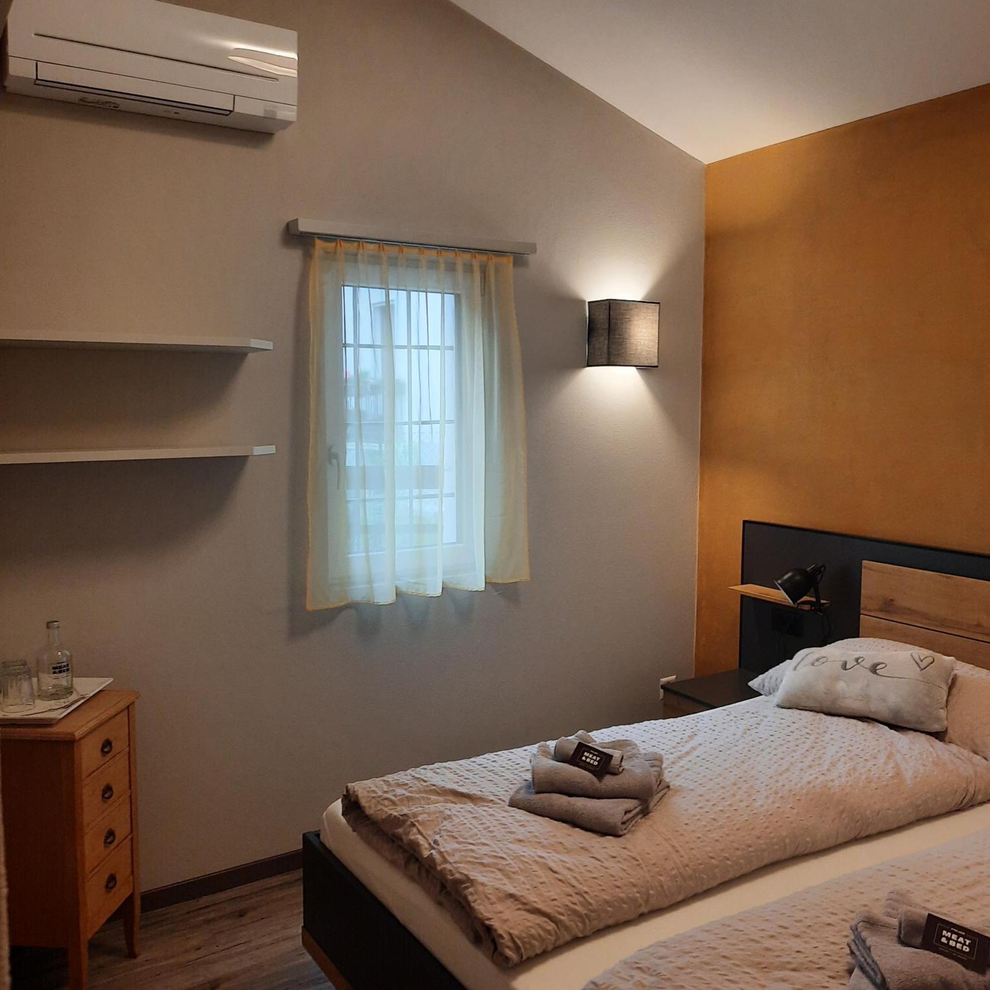 Stalder Meat & Bed Bed & Breakfast Muralto Exterior photo
